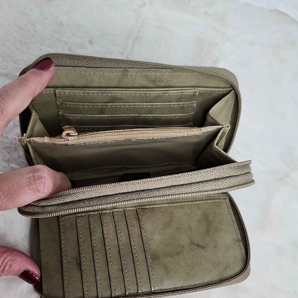 Buxton Tan Marbled Leather Wallet - Picture 5 of 10